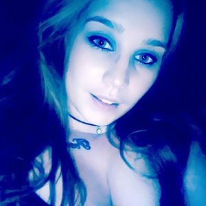 Meet your Posher, Adrianne